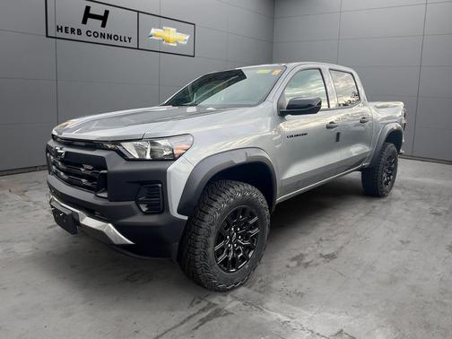 Sterling Gray Metallic 2026 Chevrolet Colorado Trail Boss
