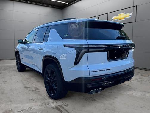 Polar White Tricoat 2027 Chevrolet Traverse RS