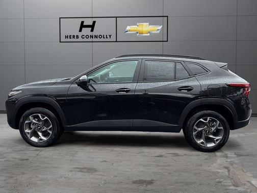 Mosaic Black Metallic 2026 Chevrolet Trax LT