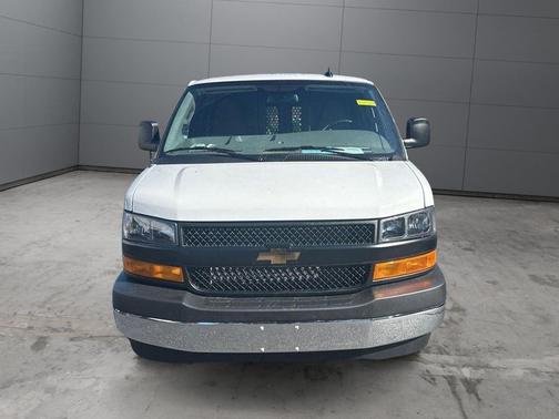 Summit White 2025 Chevrolet Express 2500 LT