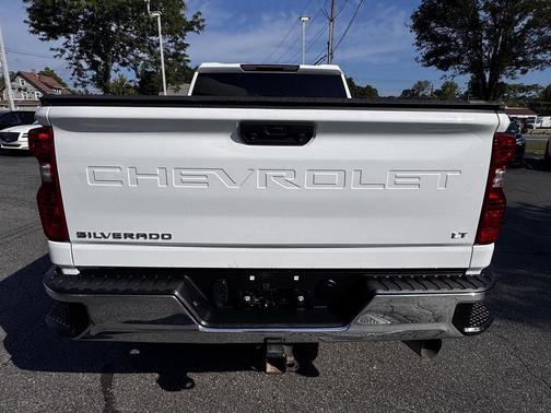 Summit White 2024 Chevrolet Silverado 2500 LT