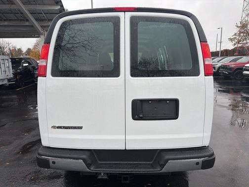 2025 Chevrolet Express 2500 RWD 2500 Regular Wheelbase WT