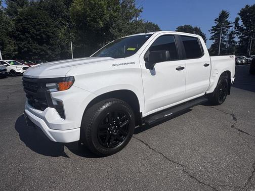 Summit White 2022 Chevrolet Silverado 1500 Custom