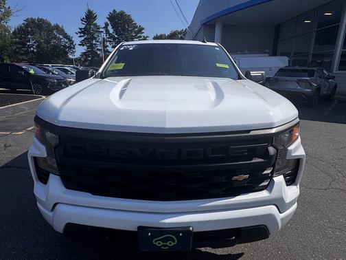 Summit White 2022 Chevrolet Silverado 1500 Custom