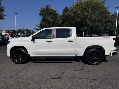 Summit White 2022 Chevrolet Silverado 1500 Custom