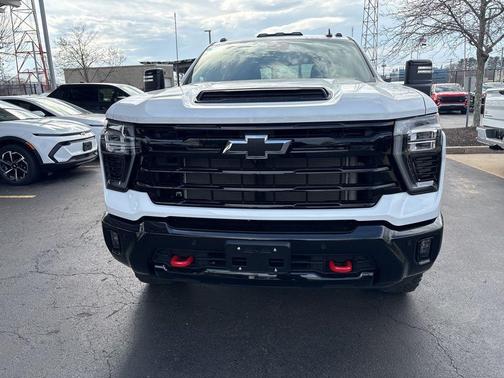 Summit White 2026 Chevrolet Silverado 2500 LT