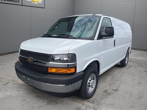 Summit White 2026 Chevrolet Express 2500 LT