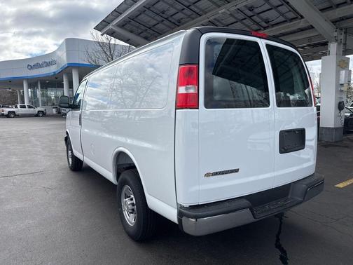 Summit White 2026 Chevrolet Express 2500 2500 Regular Wheelbase, WT, RWD