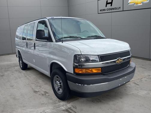 Summit White 2026 Chevrolet Express 2500 LT