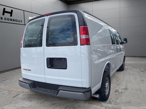 Summit White 2026 Chevrolet Express 2500 Work Van