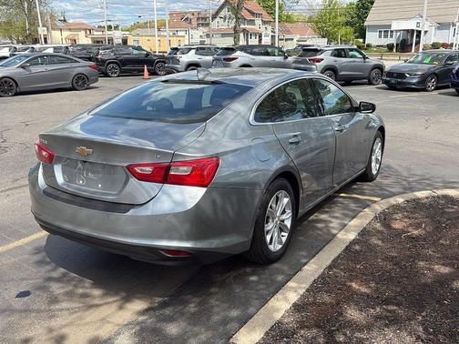 Sterling Gray Metallic 2024 Chevrolet Malibu FWD 1LT