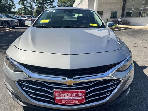 Sterling Gray Metallic 2024 Chevrolet Malibu FWD 1LT