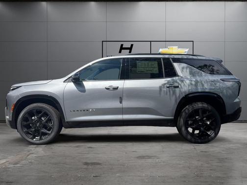 Sterling Gray Metallic 2026 Chevrolet Traverse RS
