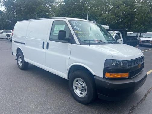 2025 Chevrolet Express 2500 RWD 2500 Regular Wheelbase WT