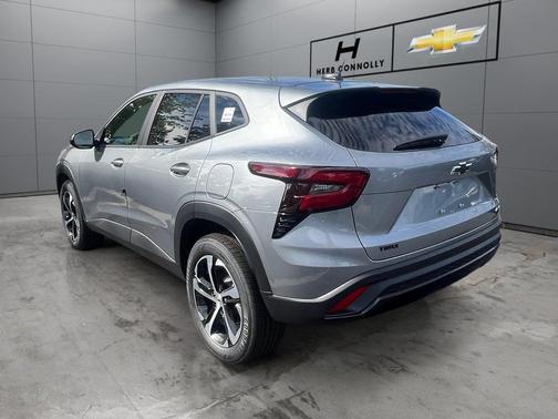 Sterling Gray Metallic 2026 Chevrolet Trax FWD 1RS