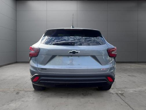 Sterling Gray Metallic 2026 Chevrolet Trax FWD 1RS