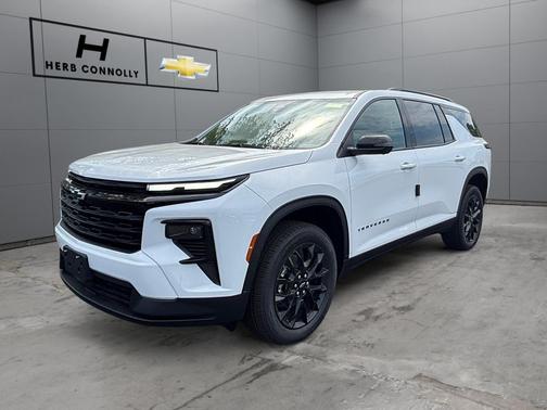 Summit White 2026 Chevrolet Traverse LT
