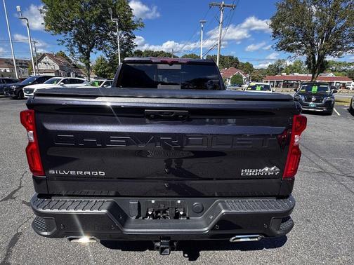 Dark Ash Metallic 2024 Chevrolet Silverado 1500 High Country