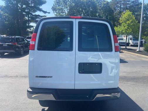 2025 Chevrolet Express 2500 RWD 2500 Regular Wheelbase WT