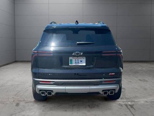 Mosaic Black Metallic 2026 Chevrolet Traverse AWD Z71