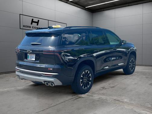 Mosaic Black Metallic 2026 Chevrolet Traverse AWD Z71