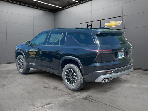 Mosaic Black Metallic 2026 Chevrolet Traverse AWD Z71