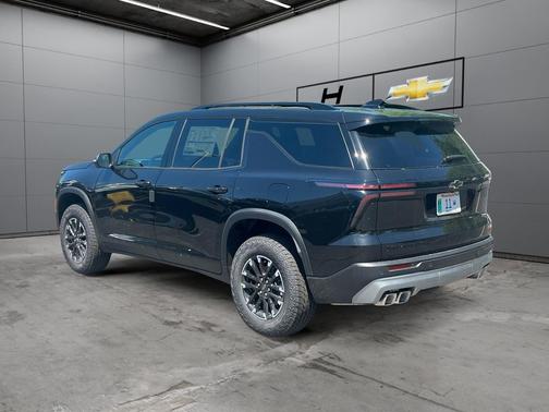 Mosaic Black Metallic 2026 Chevrolet Traverse AWD Z71