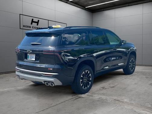Mosaic Black Metallic 2026 Chevrolet Traverse AWD Z71