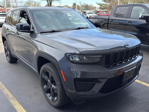 Baltic Gray Metallic Clearcoat 2023 Jeep Grand Cherokee Altitude