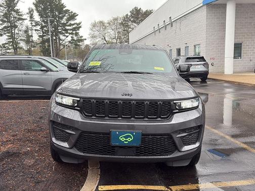 Baltic Gray Metallic Clearcoat 2023 Jeep Grand Cherokee Altitude