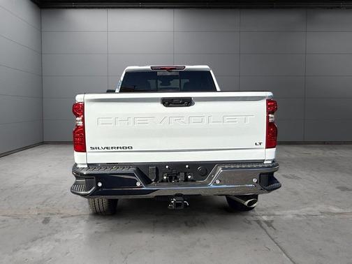 Summit White 2026 Chevrolet Silverado 2500 LT