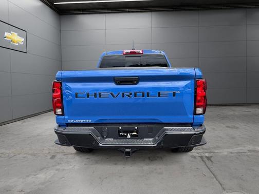Reef Blue Metallic 2026 Chevrolet Colorado Trail Boss