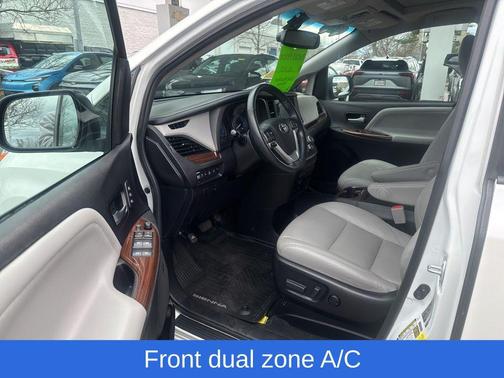 Blizzard Pearl 2017 Toyota Sienna Limited Premium