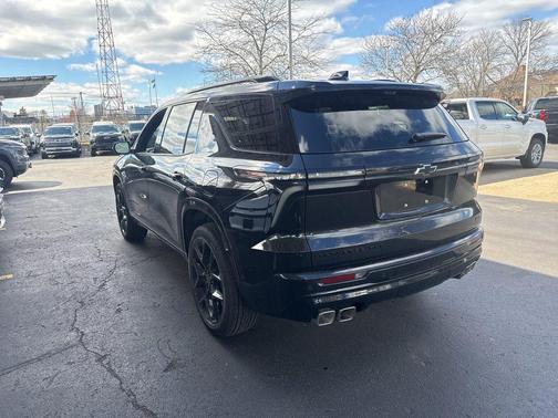 Mosaic Black Metallic 2026 Chevrolet Traverse RS