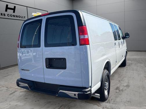 Summit White 2026 Chevrolet Express 2500 Work Van