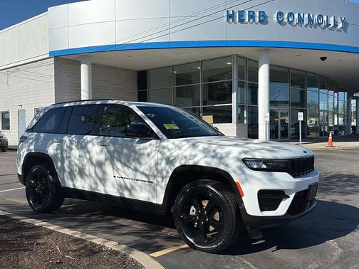 Bright White Clearcoat 2023 Jeep Grand Cherokee Altitude