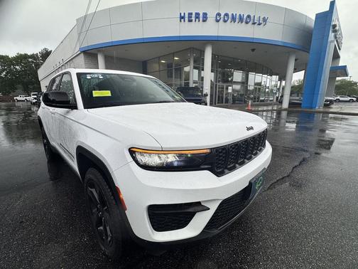 Bright White Clearcoat 2023 Jeep Grand Cherokee Altitude
