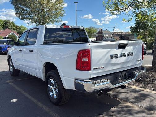 Bright White Clearcoat 2025 RAM 1500 Big Horn/Lone Star