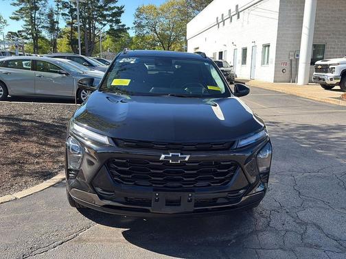 Mosaic Black Metallic 2024 Chevrolet Trax FWD ACTIV