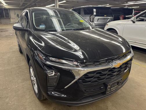 Mosaic Black Metallic 2024 Chevrolet Trax FWD ACTIV
