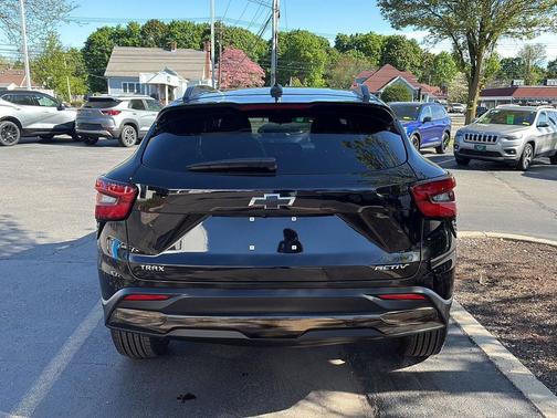 Mosaic Black Metallic 2024 Chevrolet Trax FWD ACTIV