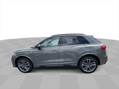 2022 Audi Q3 45 S line Premium