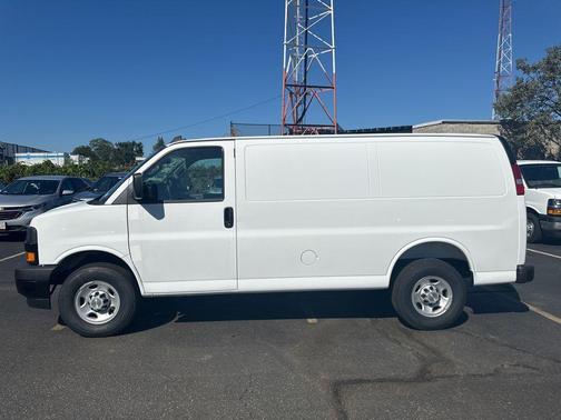 2025 Chevrolet Express 2500 RWD 2500 Regular Wheelbase WT