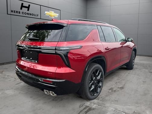 Radiant Red Tintcoat 2026 Chevrolet Traverse RS
