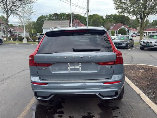 Thunder Grey Metallic 2023 Volvo XC60 B5 Plus Dark Theme