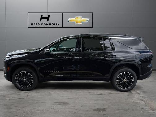 Mosaic Black Metallic 2026 Chevrolet Traverse LT
