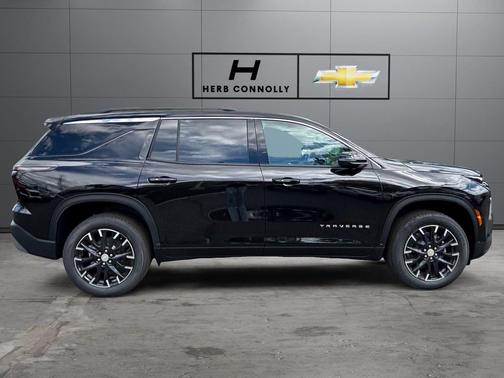 Mosaic Black Metallic 2026 Chevrolet Traverse LT
