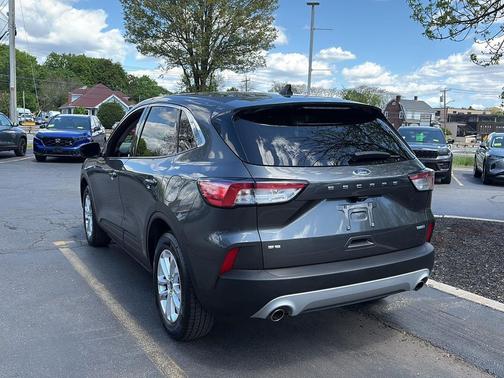 Magnetic Metallic 2020 Ford Escape SE