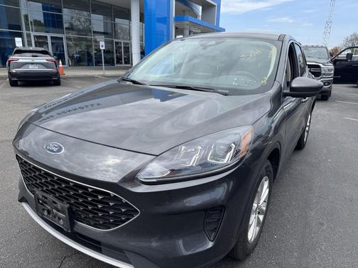 Magnetic Metallic 2020 Ford Escape SE