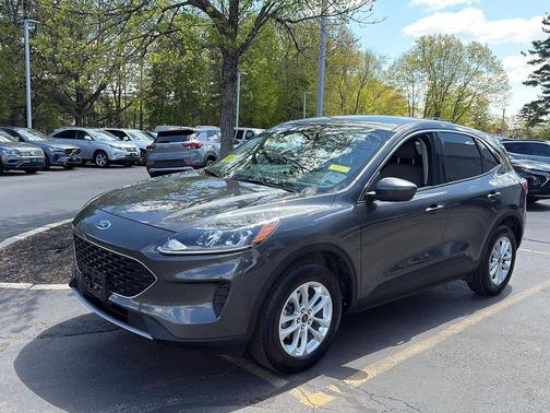 Magnetic Metallic 2020 Ford Escape SE